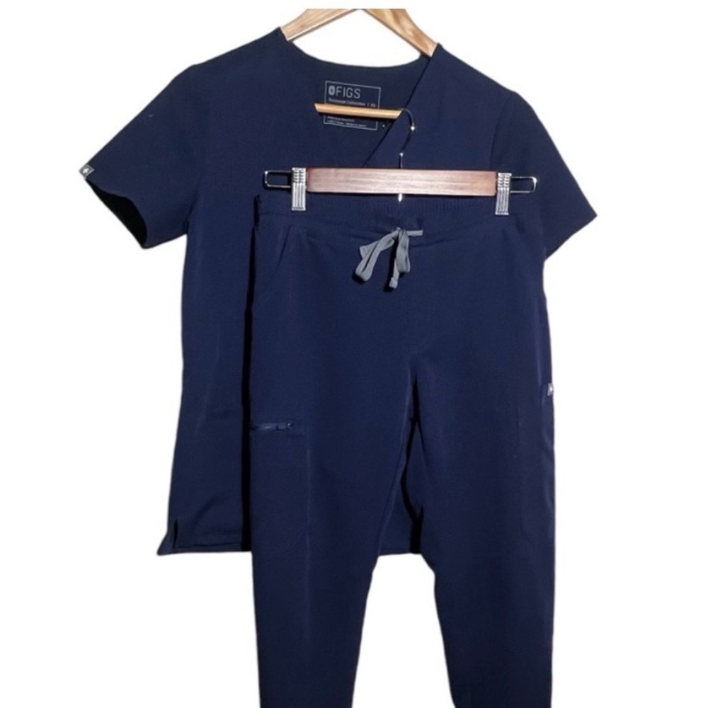 Figs Scrub Set Casma Top & Yola Skinny Pants Navy Blue Womens Size XS.